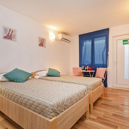 Bis Studio Apartment 3 ドゥブロブニク エクステリア 写真